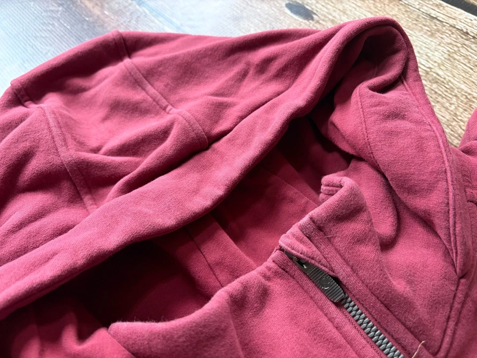 LULULEMON HOODED RADIANT JACKET WINE WOMENS SIZE 20 GREAT CONDITION - Image 4 of 4