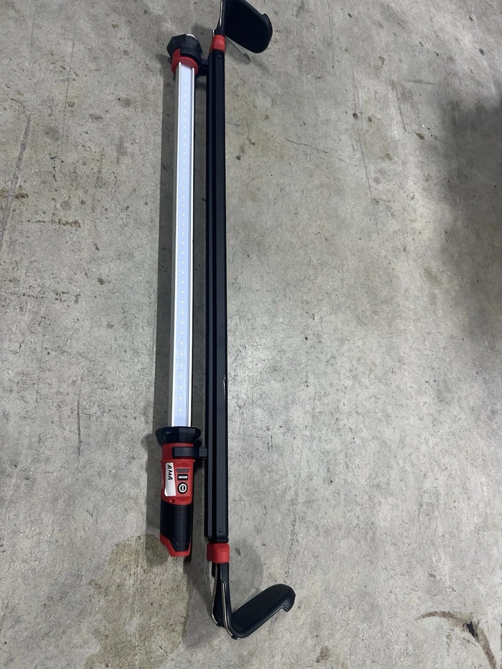 Luz LED debajo del capó MILWAUKEE 2125-20 M12 (solo herramienta) Foto 2 de 2