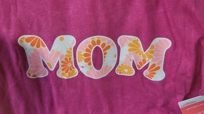 Mother's Day Gift - Daisy Mom Berry Fun Mineral Wash Mother's Day T Shirt  New