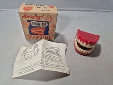 1949 Amazing Yakity-Yak Chattering Teeth Works Denture With Box