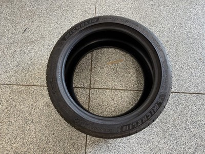 Michelin Pilot Sport 4 S 255/40/ZR19 Tire