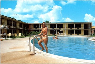 Americus Georgia Inns of Americus Swimming Pool Continental Postcard A588