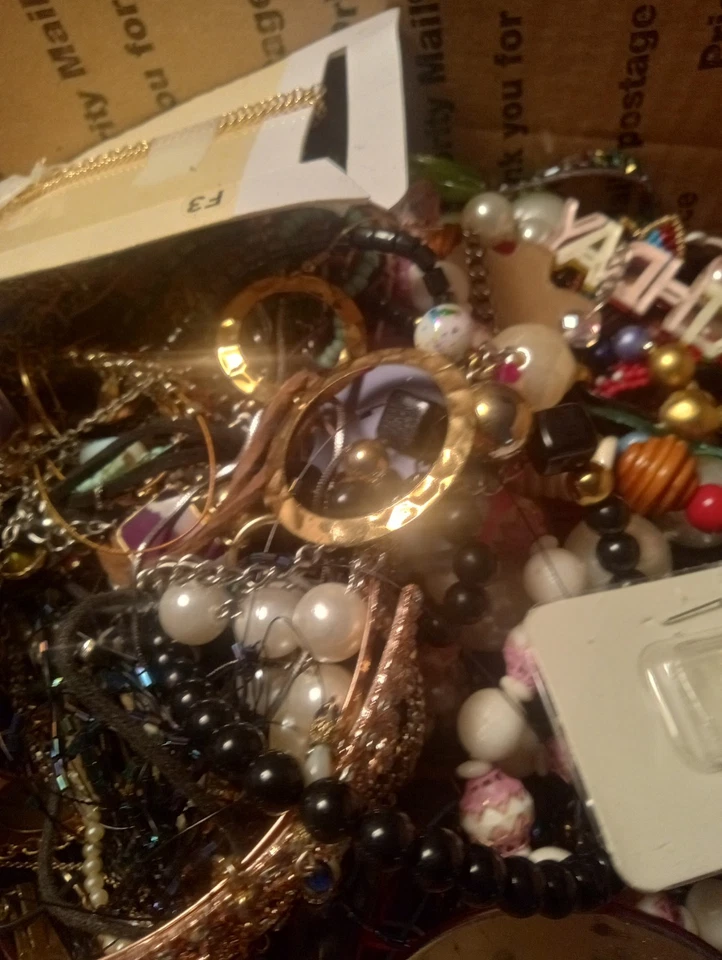 Лот товаров 10 фунтов бижутерия сломанная запутанная перепрофилированная ремонт рукоделие лот 34 - Изображение 4 из 4