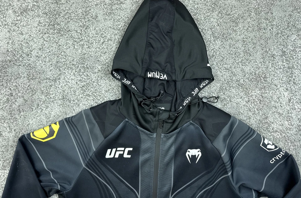 Chaqueta UFC Venum Para Hombres Pequeña Negra Brasil Walkout Sudadera con Capucha MMA Lucha Noche BERTTI Foto 3 de 4