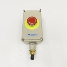 Idec Type AGA 41-10650 Twist Release Mushroom Head Emergency Stop Enclosure 300V