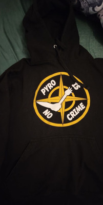 Mr. Pyromanager Hoddie XL---Pyro is no Crime Logo