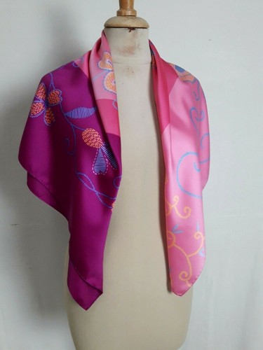 N55 FOULARD CARRE ROSE fleurs polyester 88x88 PINK FLOWERS SQUARE SCARF - Imagen 2 de 7