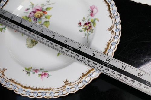 KPM Berlin Porcelain Plates Pair w 25 cm Circa 1850 - Picture 8 of 8