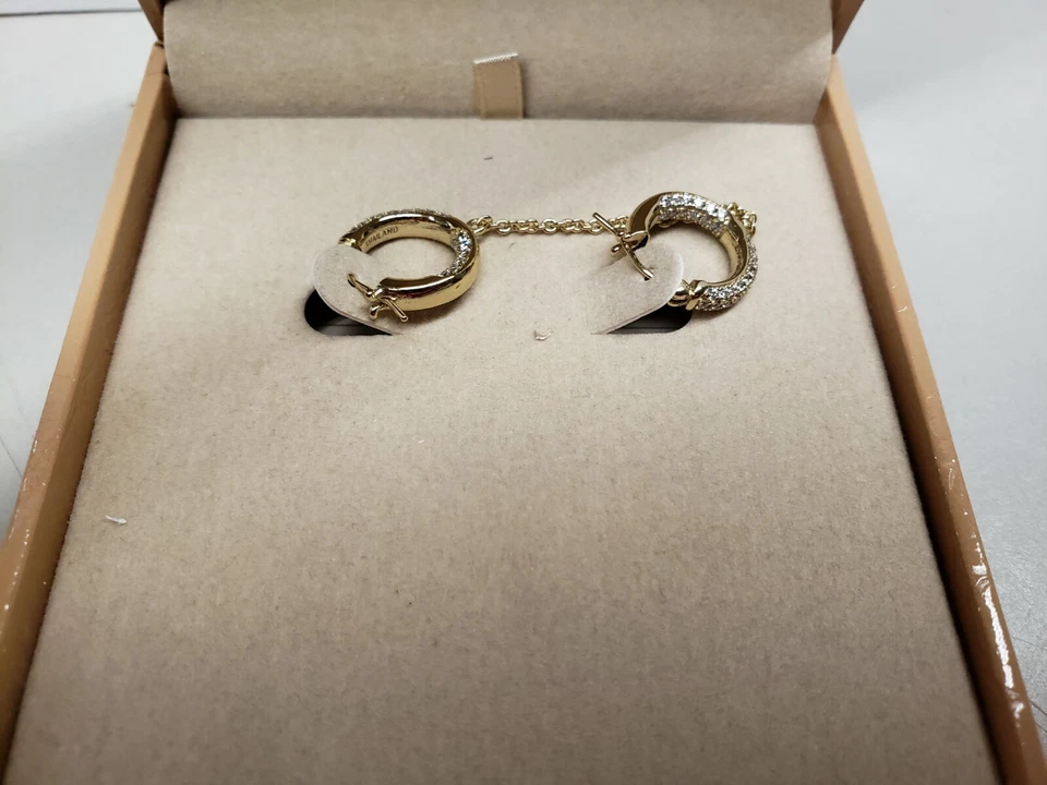 Juego de dos aros pavé con cadena Swag pendientes de oro Foto 3 de 4