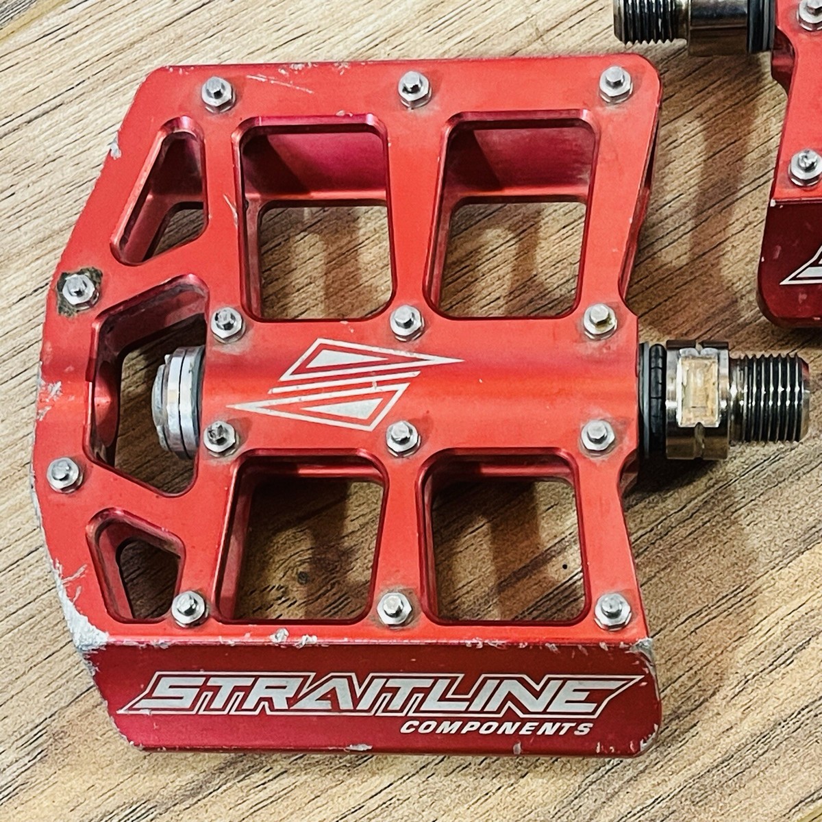 Straitline Components Platform Pedals 9/16 Red CNC Aluminum