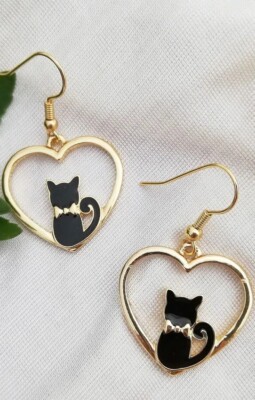 black kitty Cat Hook Earrings Drop Dangle heart new -gold plated fish hook style