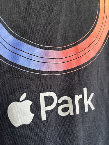 Rainbow Apple Park California 95014 T Shirt Womens Size X-Small - Picture 3 of 5