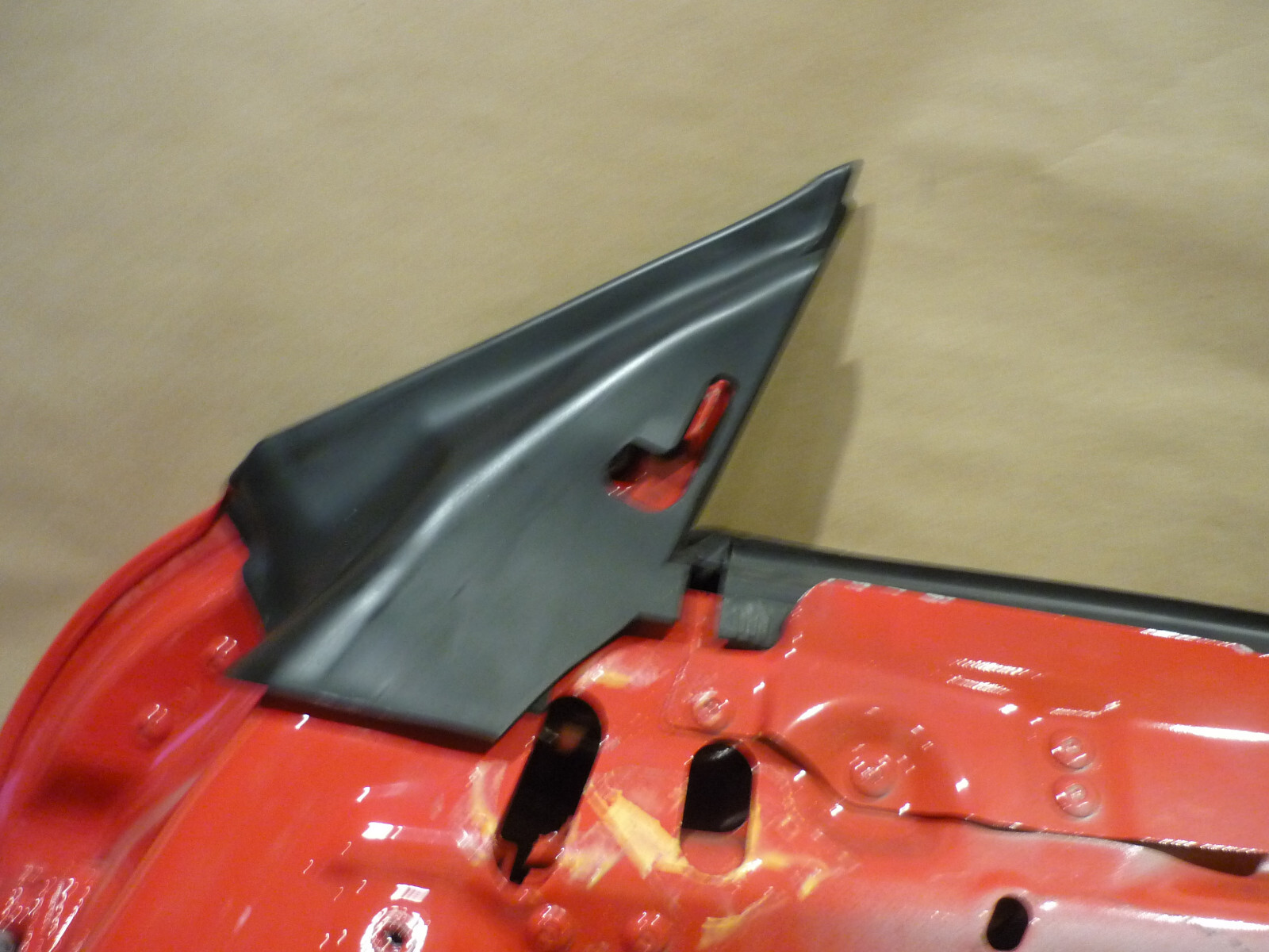 Ferrari California - RH Door Shell Red P/N 81316511