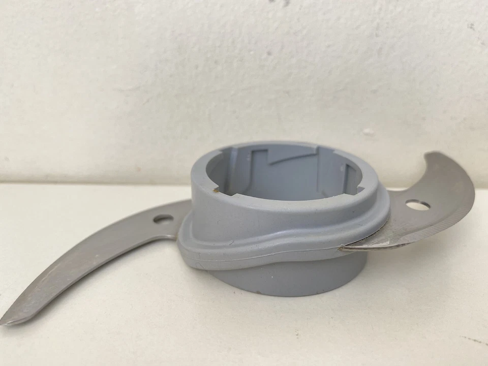 BOSCH FOOD PROCESSOR MCM 3501MGB, ATTACHMENTS ONLY - Image 4 of 4