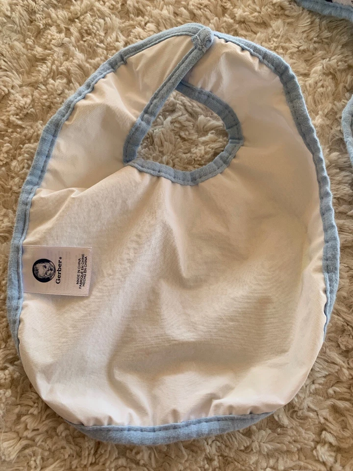 3 baberos Gerber Baby Boys azul blanco verde dinosaurios Foto 3 de 4