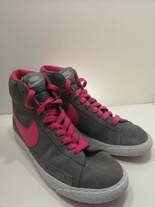 hot pink nike high tops