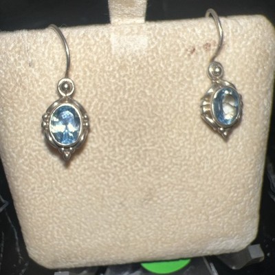 Paar Sterling Silber Ohrhänger mit ovalen Blautopas Edelsteinen
