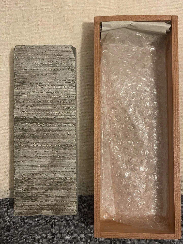 Japanese Natural Whetstone 1222g Shohonyama 正本山合砥 Lv 5.0 Grit 12000 - Image 2 of 4