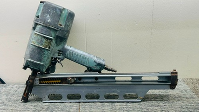 #ad Vintage Hitachi NR83A 3 1 4 Pneumatic Framing Strip Nailer Made in Japan A507361 $199.00