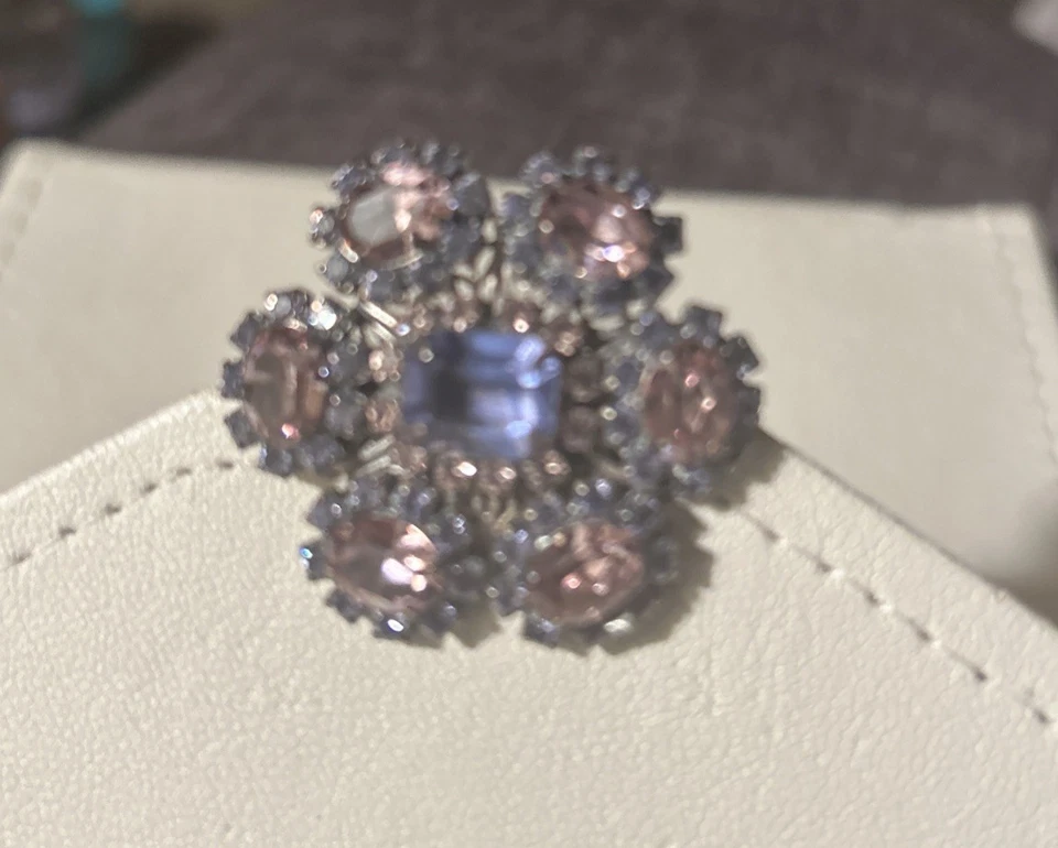 Broche Flor Cristal Swarovski Rosa y Púrpura Años 80 Liz Palacios Vintage ~ ¡USADO EN EXCELENTE ESTADO! Foto 4 de 4