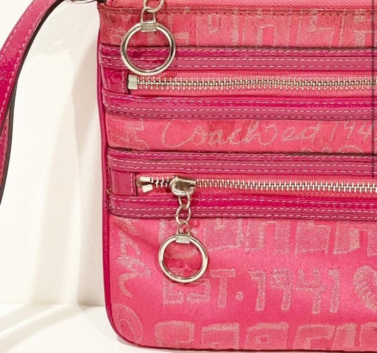 COACH　POPPY STORYPATCH SWING　PINK　Y2K COACH Pink Poppy Story patch Multi Zipper Crossbody Shoulder Bag