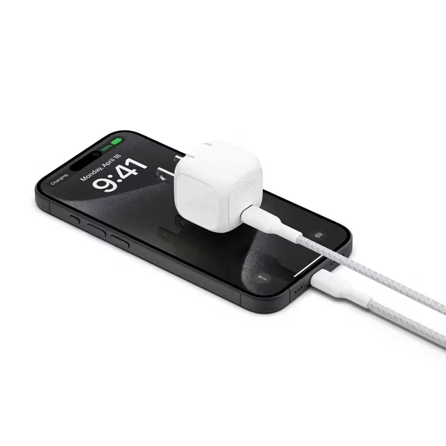 Cargador de pared Belkin Boost Charge 20 W con paquete Powerbank de 10 k Foto 4 de 4