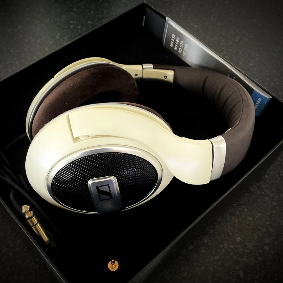 Sennheiser HD 599, photo 2 of 3
