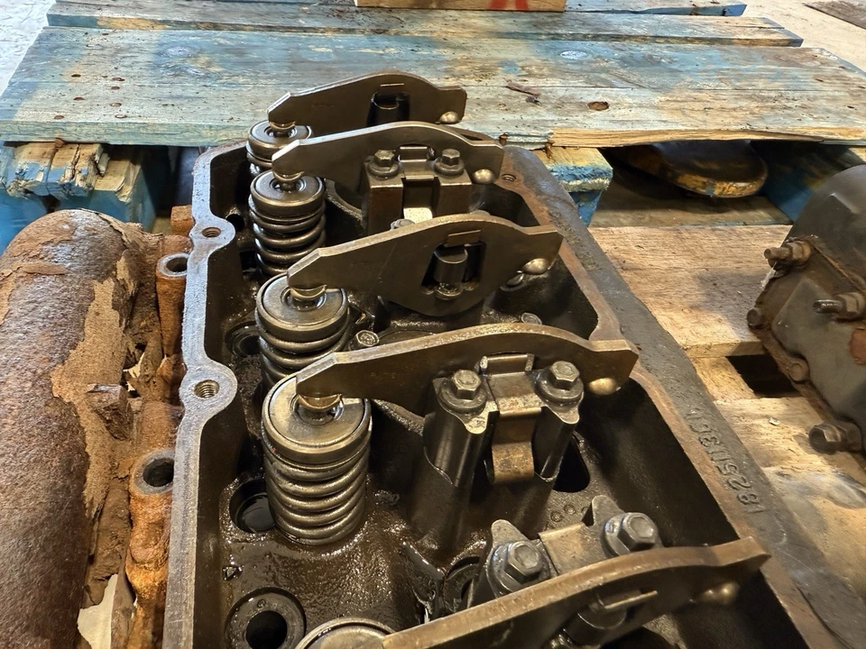 Ford F250 F350 1999 culatas de motor 7,3 L diésel 1825113C1 fabricante de equipos originales Ford Foto 4 de 4