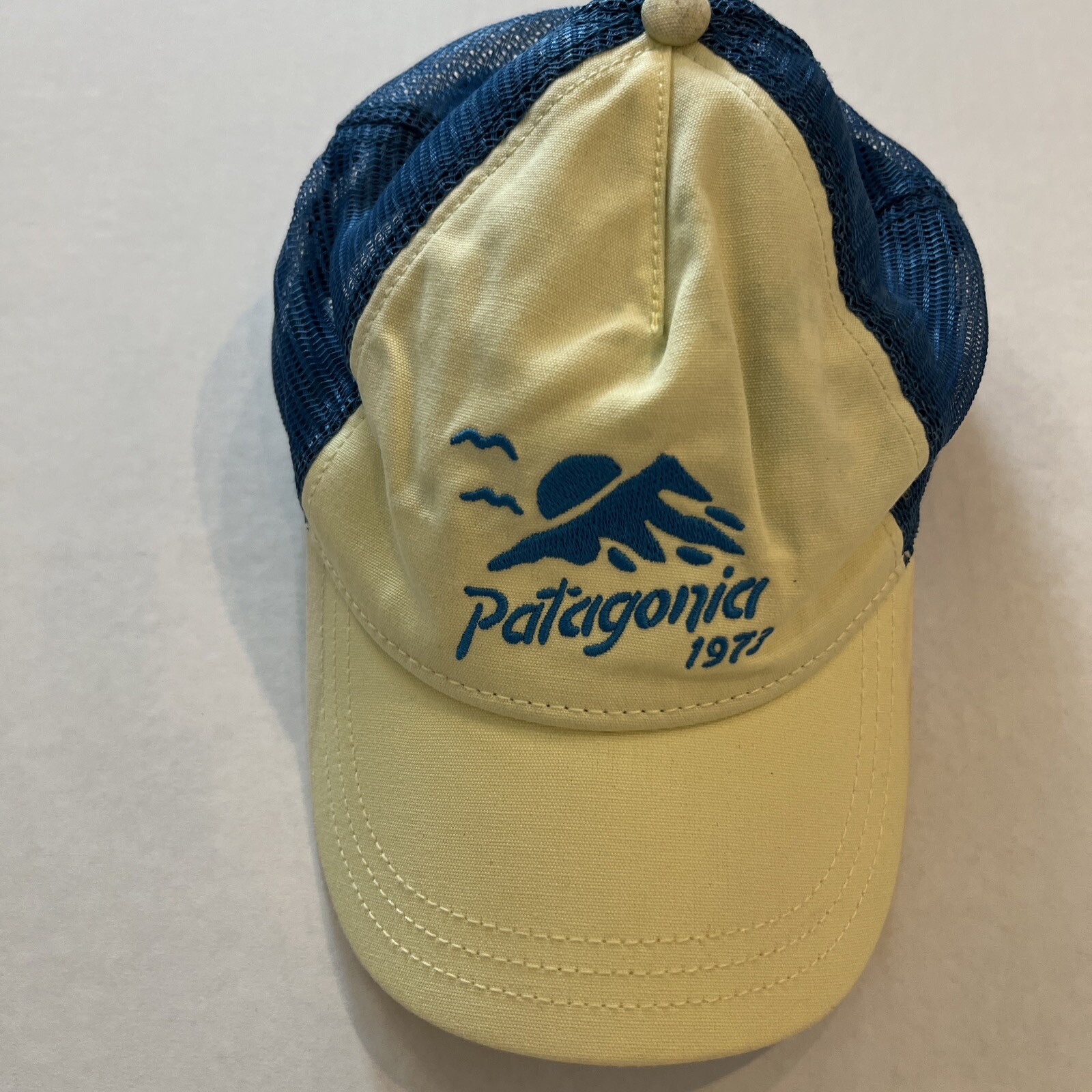PATAGONIA Trucker Hat Mesh Snap Back Baseball Cap 1973 Women's Yellow Blue thumbnail 2