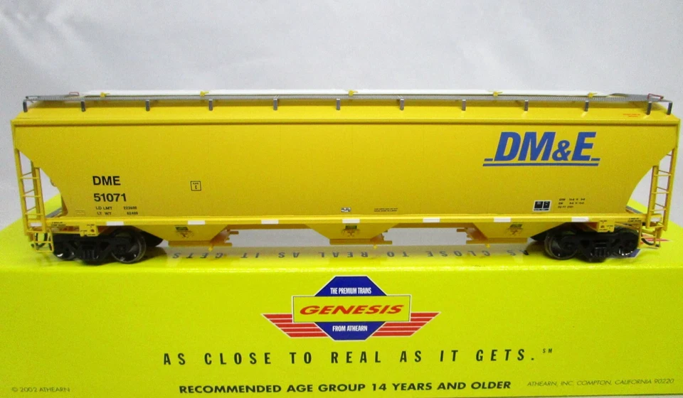 Athearn HO Scale DM&E Dakota Minnesota Eastern Trinity 5161 Covered Hopper NOS - Image 2 of 4