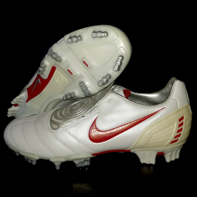 nike ladies football boots