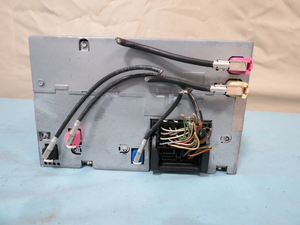 ✅ 10-13 BMW 3-series GPS AM FM Radio DVD ROM Drive Reader Player OEM 9257188 — 第 3/4 张图片