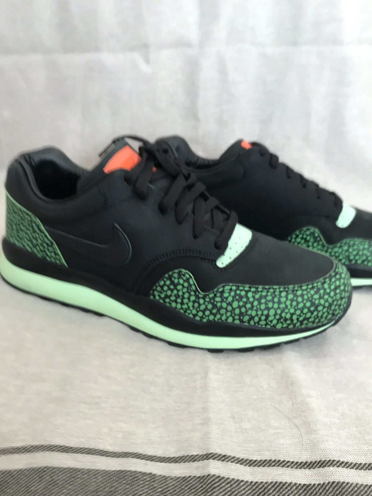 Nike Air Safari Supreme UK 10 Rare !