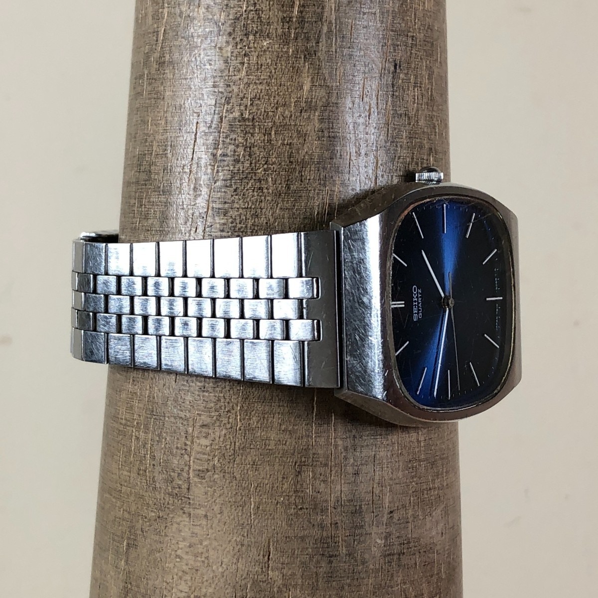 ビンテージ SEIKO QUARTZ 7810-5049 腕時計 New Old Stock 1977 dress 