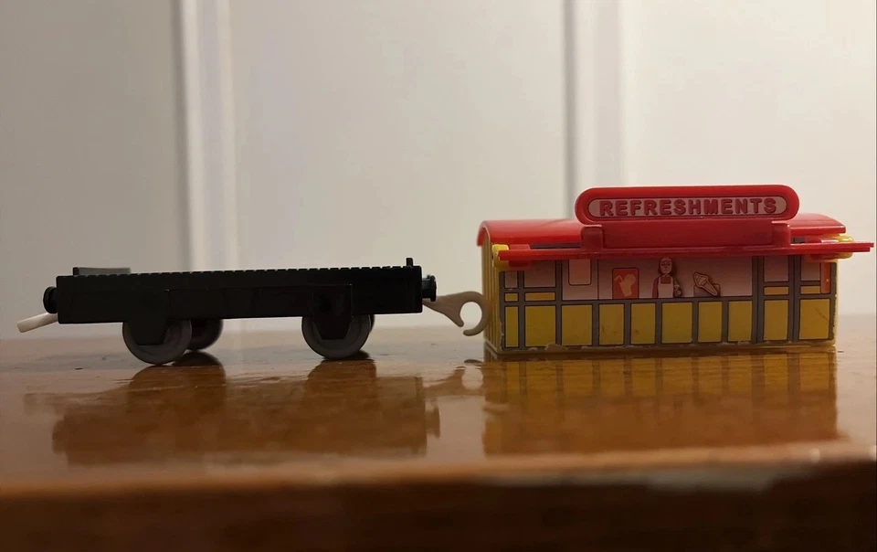 Thomas & Friends 2008 Trackmaster ROSIE'S FUN FAIR ESPECIAL Juego de Coches de Carnaval Foto 3 de 4