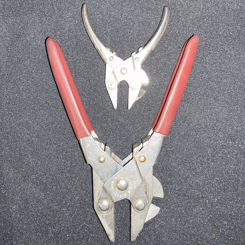 2 Piece Cable Cutter Set Steel Blades Red Silver Plastic Metal Handles