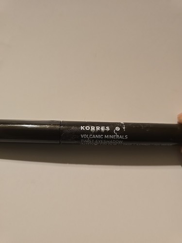 Korres Volcanic Minerals Twist Eye Shadow - Metallic Black - Picture 2 of 2