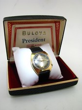 VINTAGE  1973  BULOVA   ACCUQUARTZ  2241  MENS W/SMALL DIAMON  WATCH  RUNS GOOD