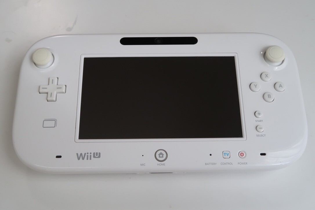 Nintendo WiiU 32GB Console And Gamepad Family Premium Set