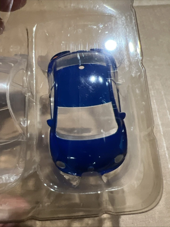 Microsizers R/C Cars Body Set VW Beetle OFFICIAL ACCESSORY - 1 Blue / 1 Clear - Image 3 of 4