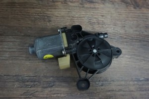 Audi A3 RS3 VW Tiguan Skoda Octavia 5E Fensterhebermotor vorne links 5Q0959801B