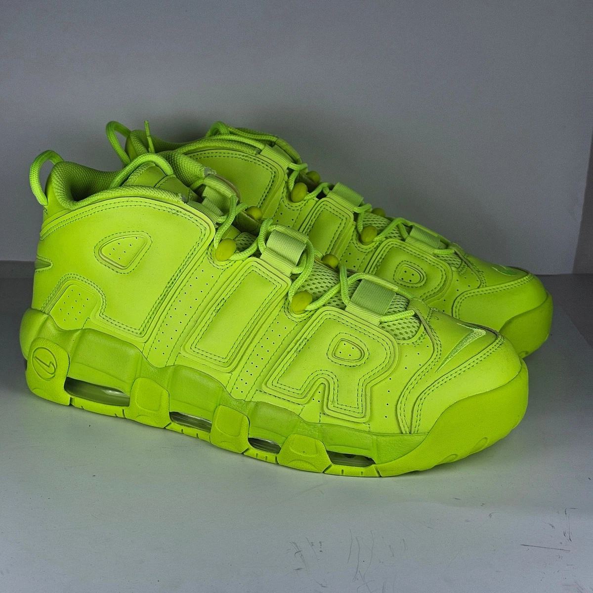靴 NIKE AIR MORE UPTEMPO 96' VOLT Nike Air More Uptempo '96 Volt for Sale | Authenticity Guaranteed