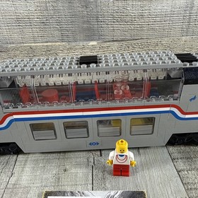 LEGO Train Railroad Club Car (10002) with One Figure Excellent condition No Manu