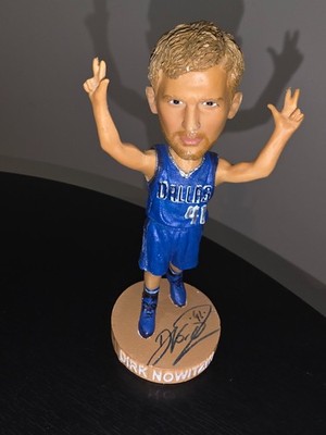Dirk Nowitzki AUTO Dallas Mavericks SIGNED Bobble Head Bobbing Nodder PSA/DNA