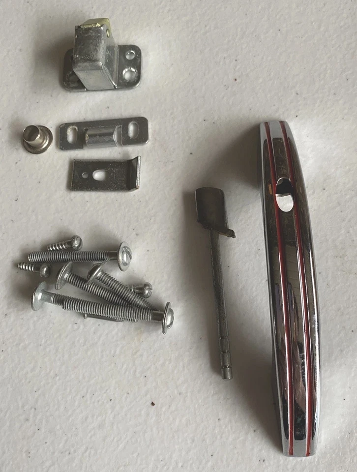 Lote de 10 Catch De Colección Nation Lock Co Gabinete N61-308 Cromado con Líneas Rojas Foto 4 de 4