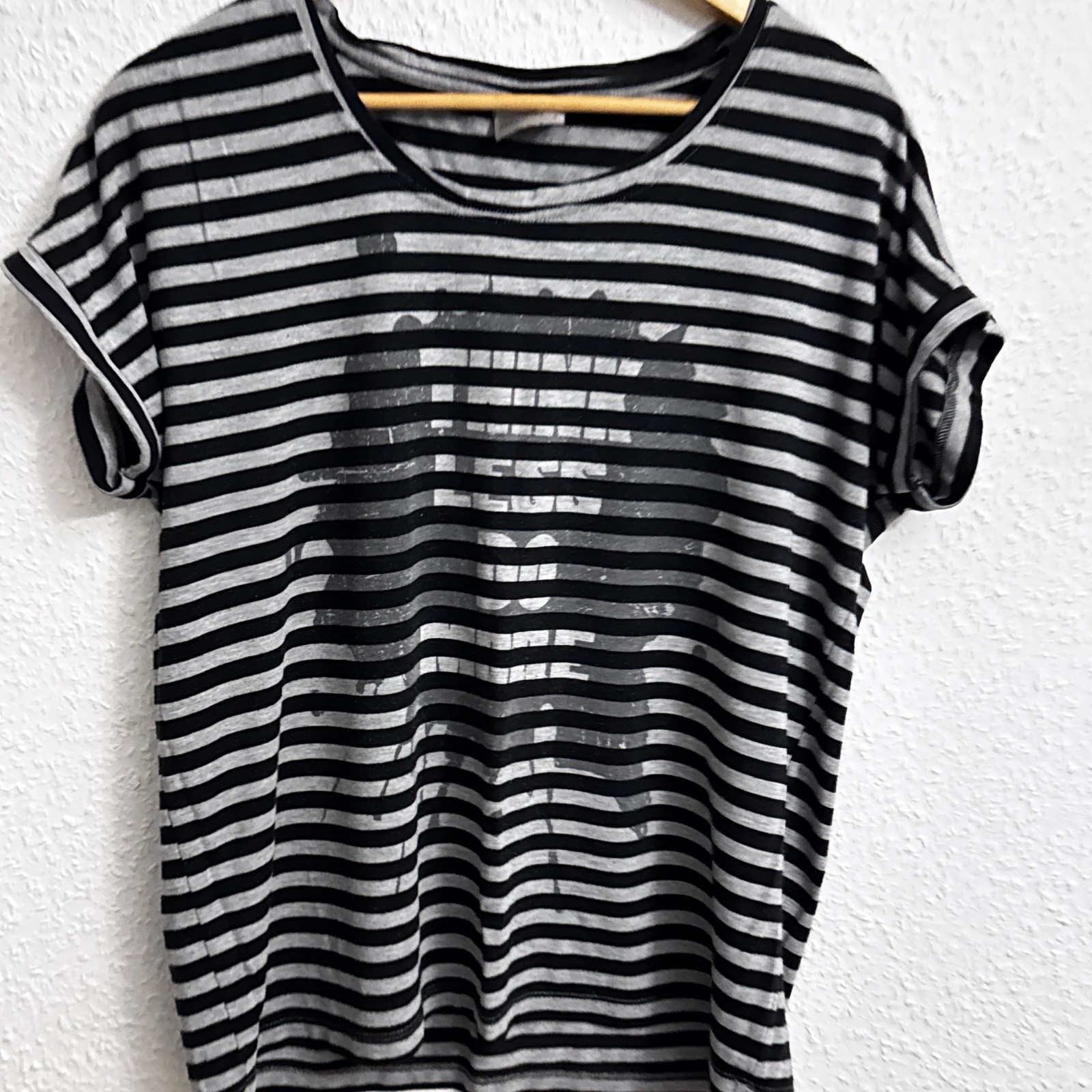 VERO MODA Striped Graphic Tee - Gray & Black - Size M image 3