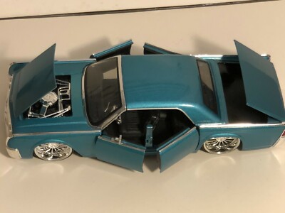 Jada 1/24 1963 リンカーンコンチネンタル Jada 1:24 Scale Black & Silver 1963 Lincoln Continental