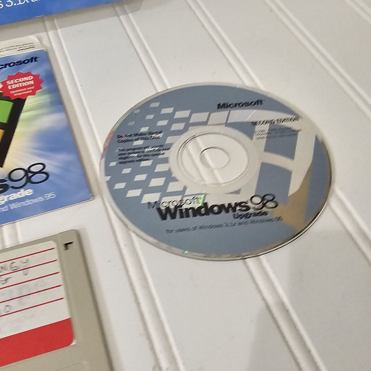 VINTAGE Microsoft Windows 98 Upgrade Second Edition In BOX VINTAGE Microsoft Windows 98 Upgrade Second Edition In BOX