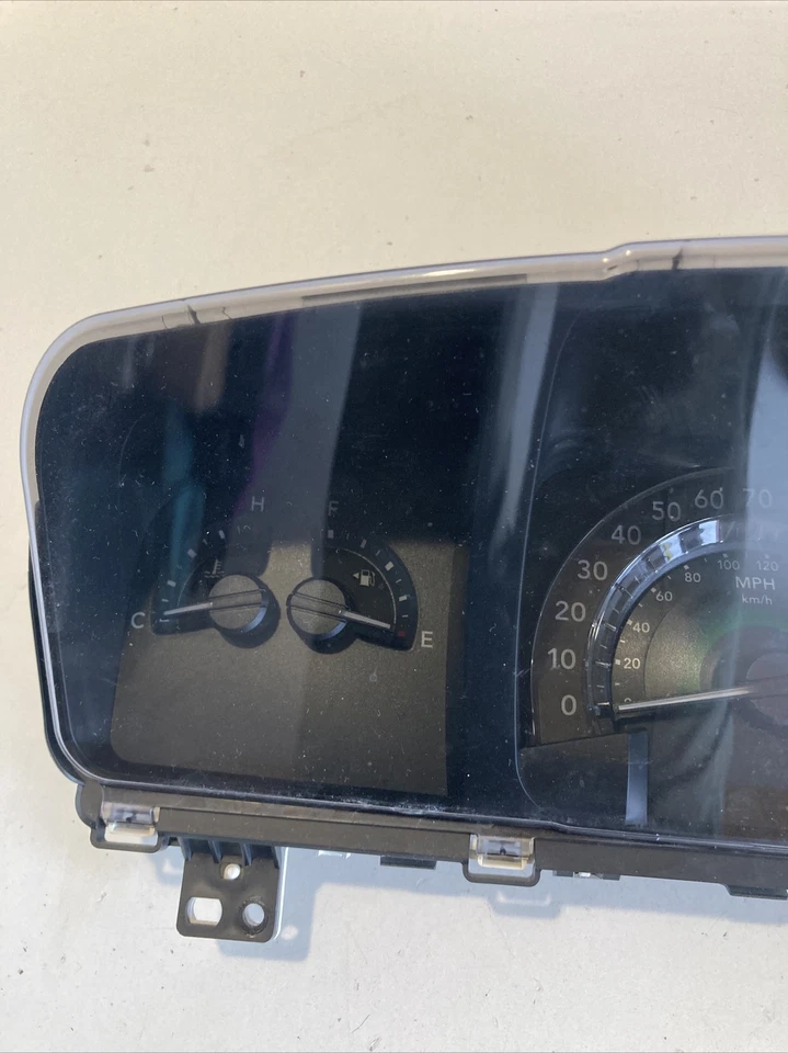 Dodge Journey Speedometer Taho Instrument P56044842Ag Genuine 2.0 Crd 103Kw 2010 - Image 2 of 4