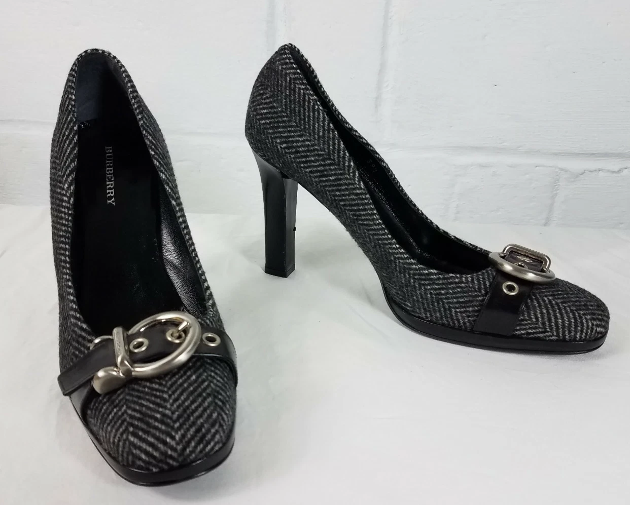 Scarpe décolleté BURBERRY 39 5 8 5 Lana Grigio Fibbie Nero Tacco 4" Made in Italy